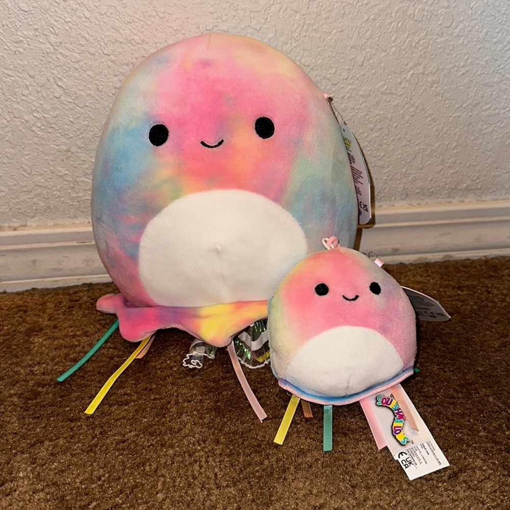 NWT 7” & 3.5” Janet the Jellyfish Tie-Dye Squishmallow & Clip Bundle